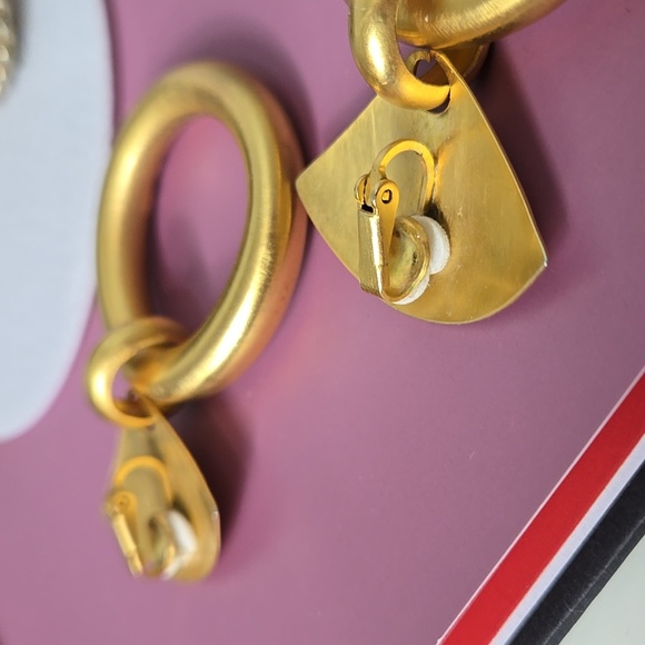 Elegant Gold Tone Statement Earrings Clip On Earrings - Picture 8 of 15